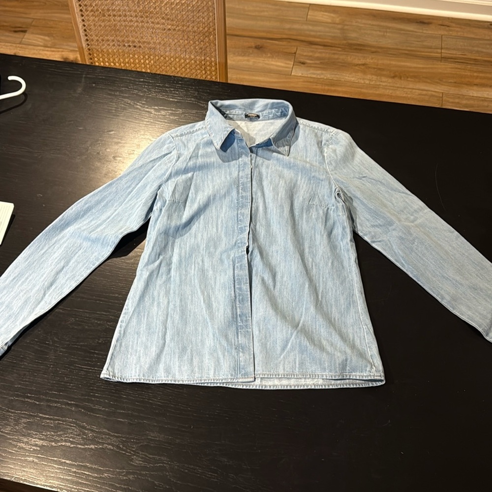 Express portofino light wash denim size small women’s